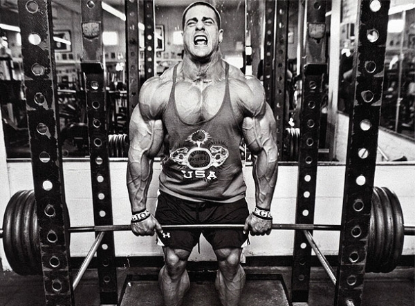 9 Tricks to Look Bigger Instantly