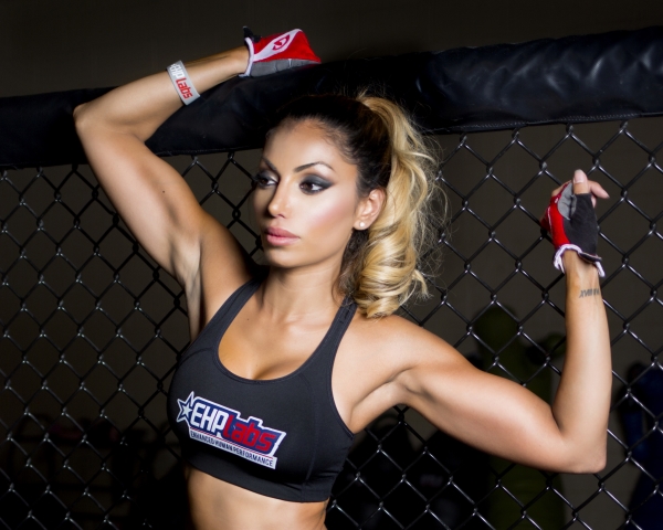 Cyberflexing.com Exclusive Interview With Fitness Model And NPC Bikini Competitor La Reina Shaw